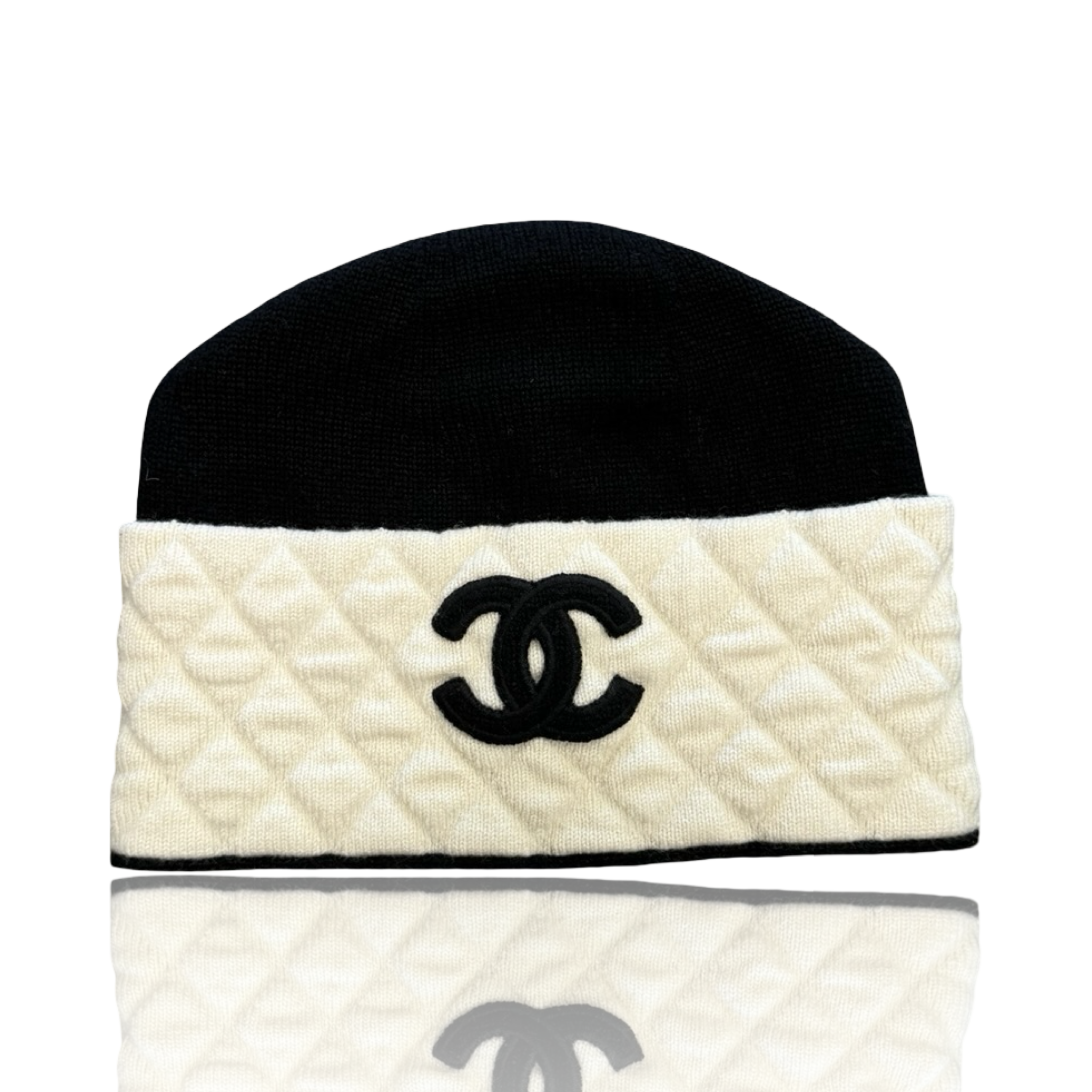 Chanel Cashmere CC Beanie Black/White
