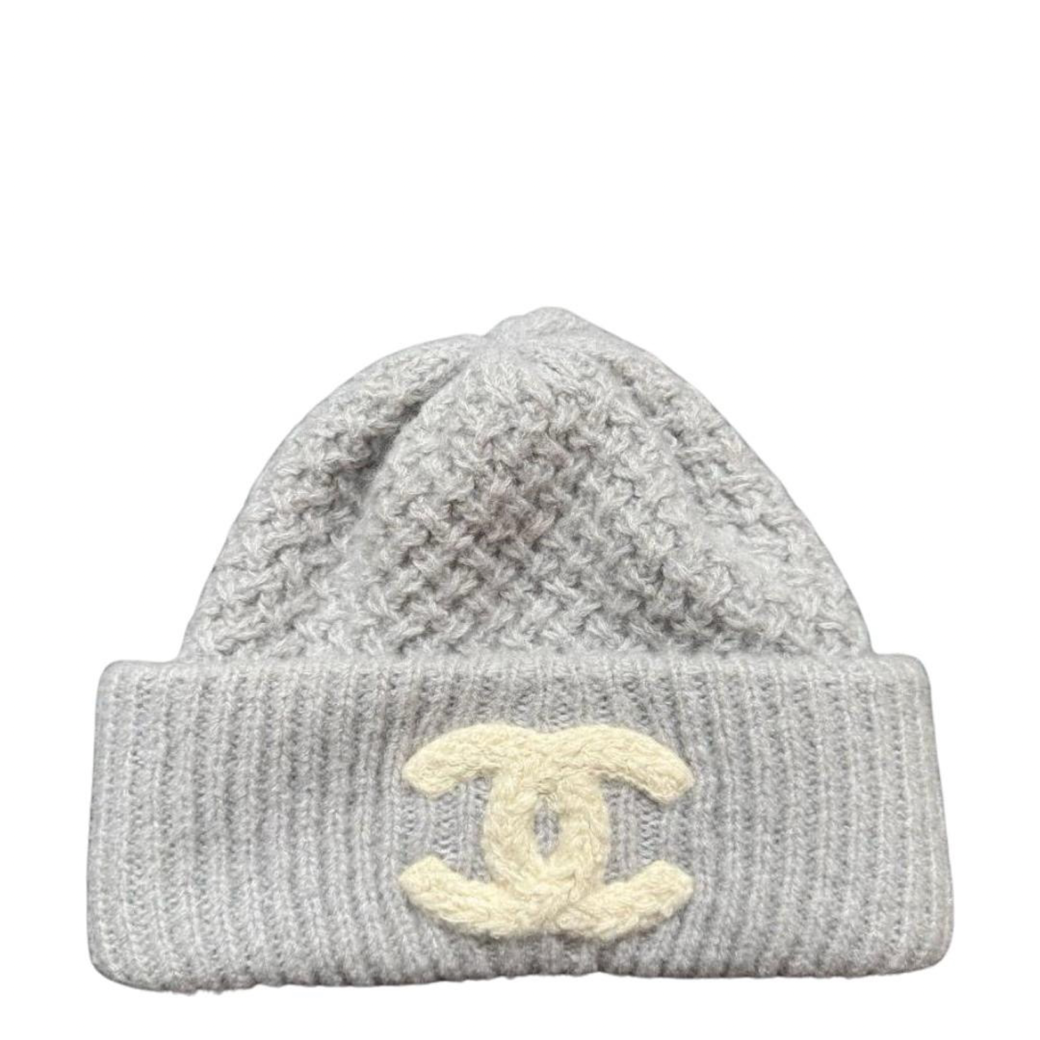 Chanel CC Cashmere Beanie Grey/Ecru